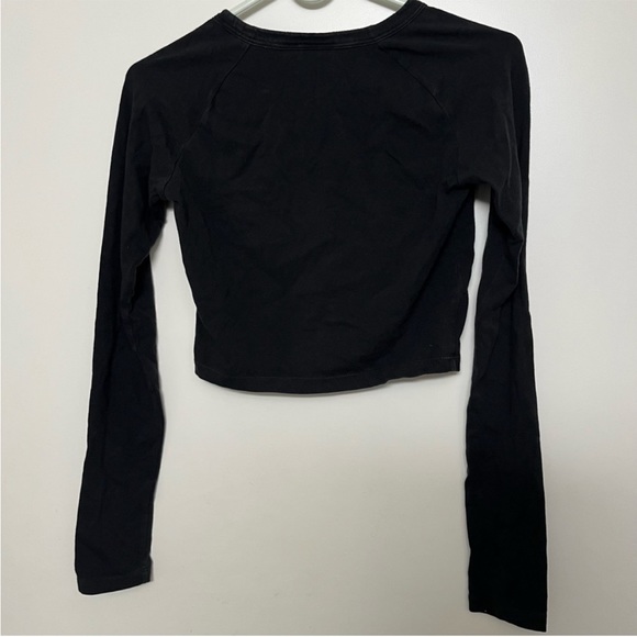 Adidas LOGO Size XS Long Sleeve Form Fitting Cropped Tee Shirt - Picture 3 of 4